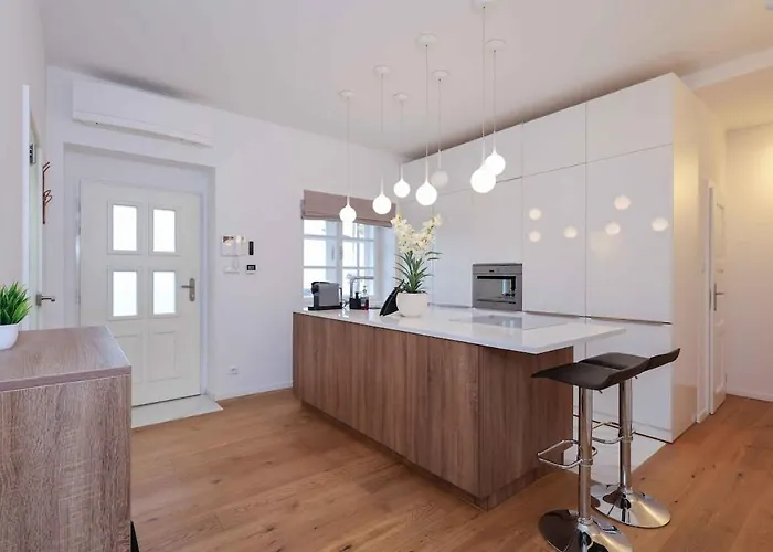 Klobucnicka-beautiful In The Heart Of Old Town Apartamento *