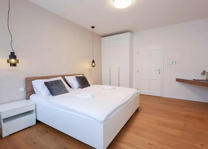 Klobucnicka-beautiful In The Heart Of Old Town Apartamento Bratislava