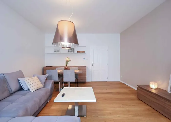 Klobucnicka-beautiful In The Heart Of Old Town Apartamento