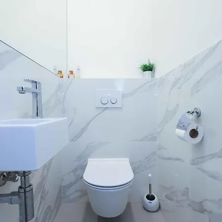 アパート Klobucnicka-beautiful In The Heart Of Old Town ブラチスラヴァ