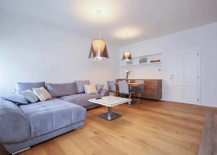 Klobucnicka-beautiful In The Heart Of Old Town アパート