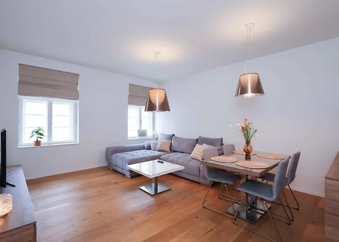 Klobucnicka-beautiful In The Heart Of Old Town Διαμέρισμα *